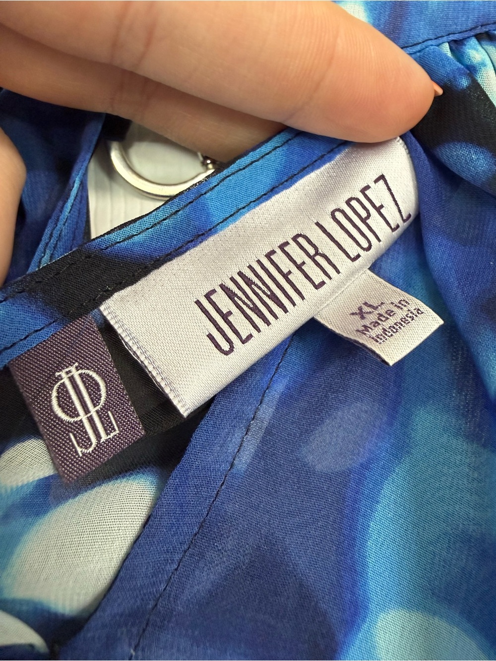 Jennifer Lopez Blue and White Abstract Long-Sleeve Blouse - Picture 3 of 4